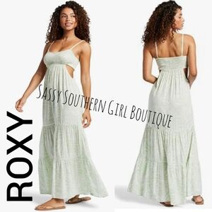 🆕⭐ Roxy Mint Green And White Tropical Print Maxi Dress